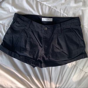 Abercrombie & Fitch Black pleated shorts